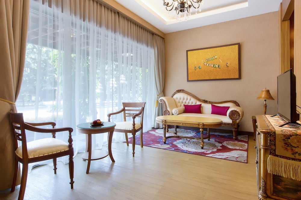 Ramada Suites By Wyndham Solo 33/45