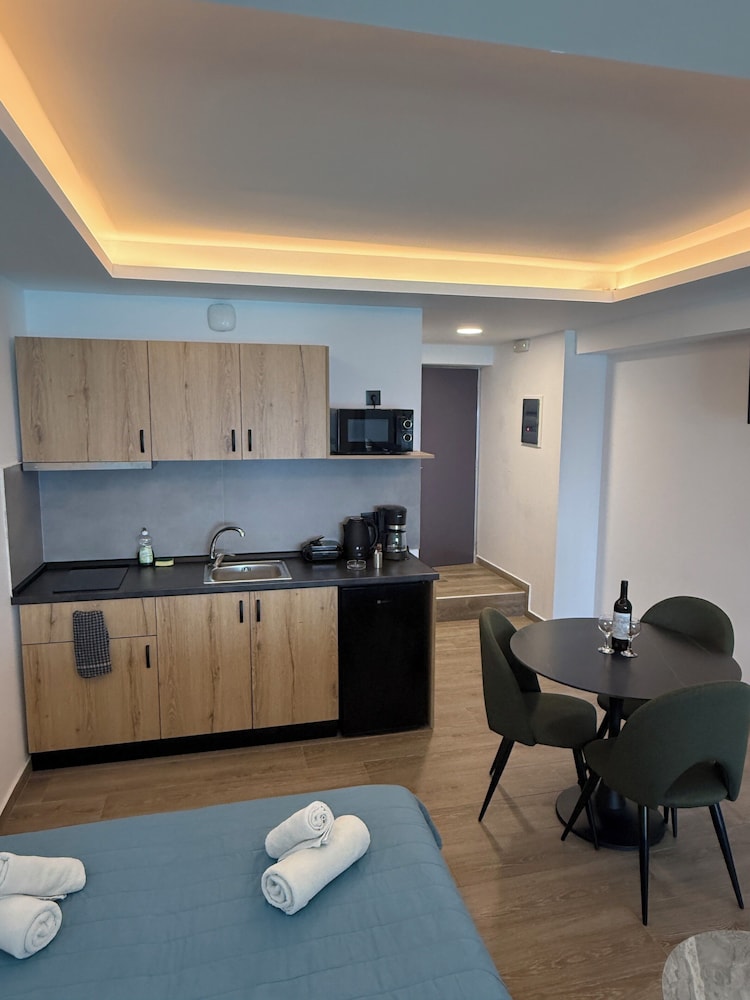 Sunrise Apt 31/37