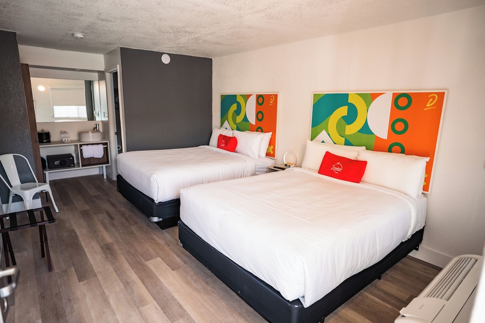 Travelodge by Wyndham Orlando Lake Buena Vista South 12/33