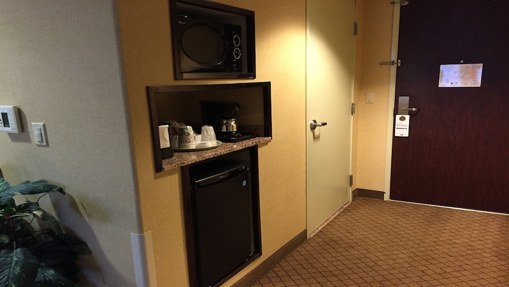 Holiday Inn Express Woodland 16/53