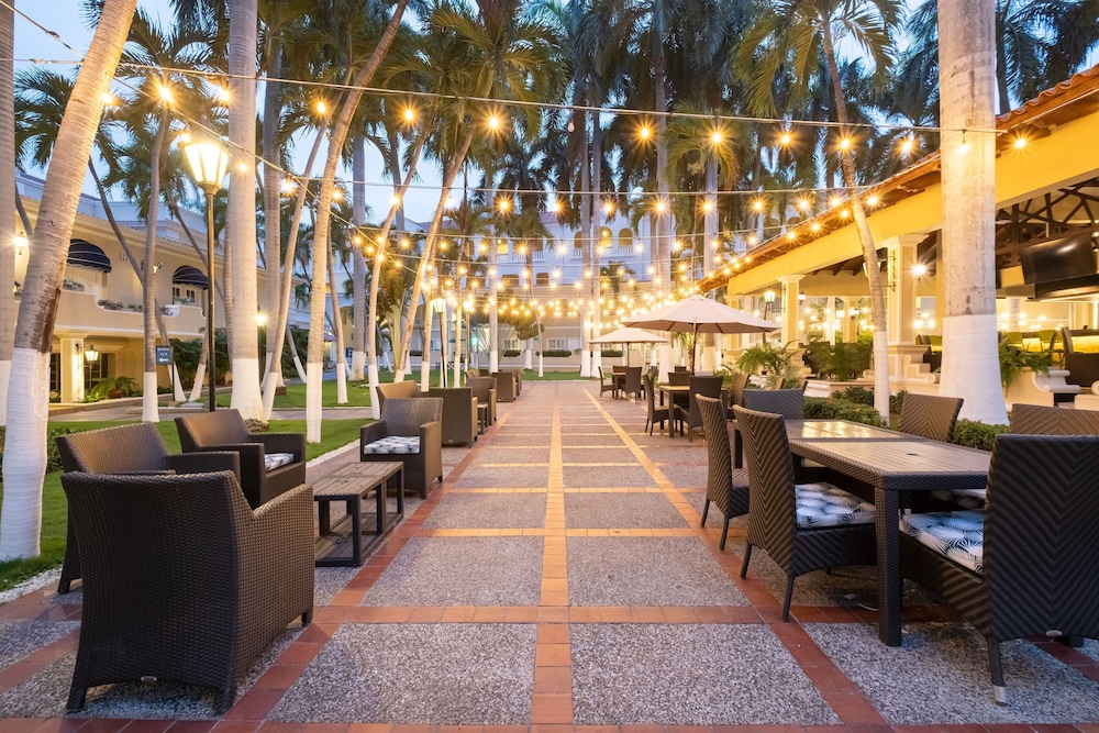 El Prado Hotel 55/62