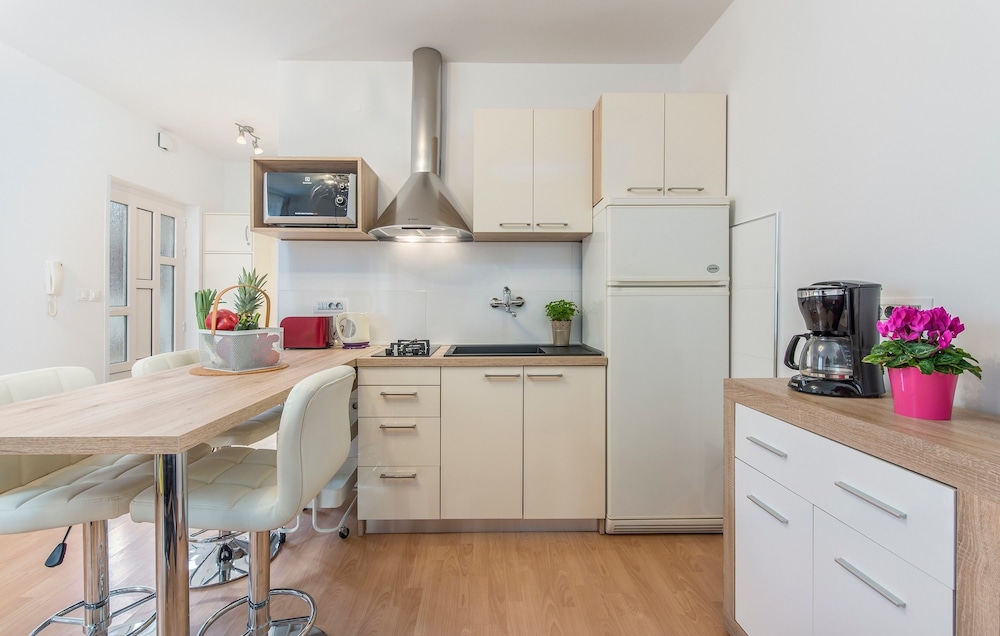 Felix Residence 9/50