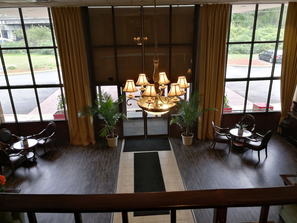 Mystic River Hotel & Suites 32/50
