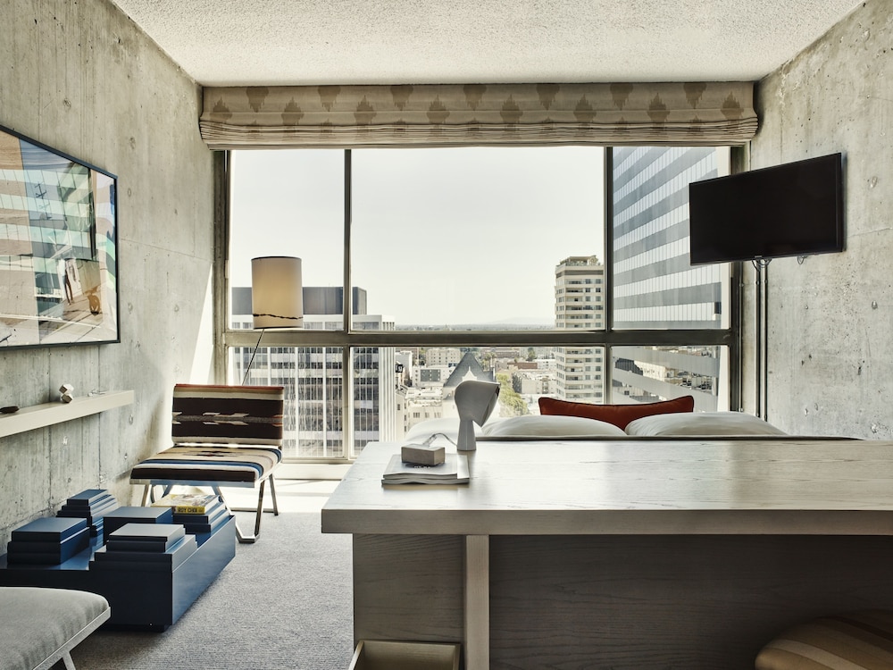 The Line Hotel 39/46