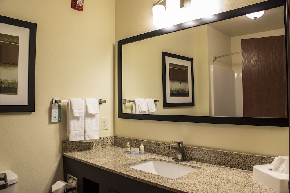 Cobblestone Hotel & Suites – Stevens Point 26/55