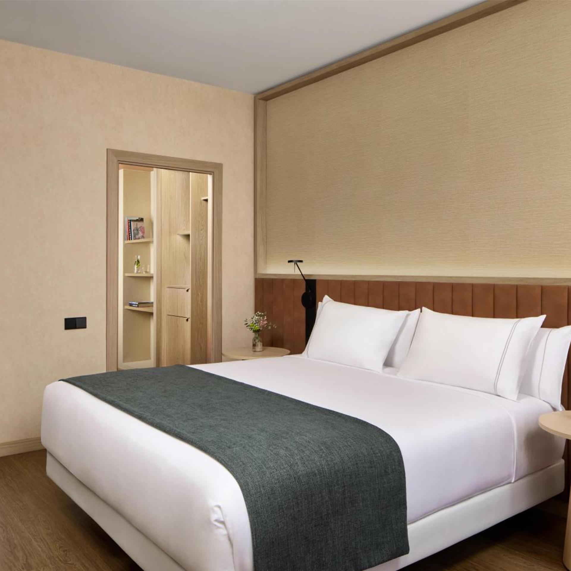Standard, Double or Twin Bed, with Extra Bed