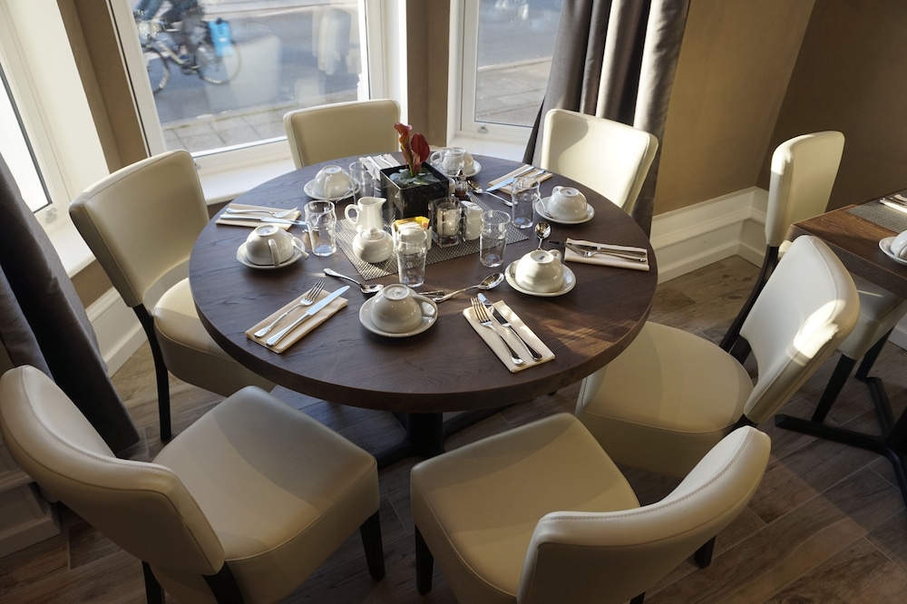 Halvard Hotel 35/50
