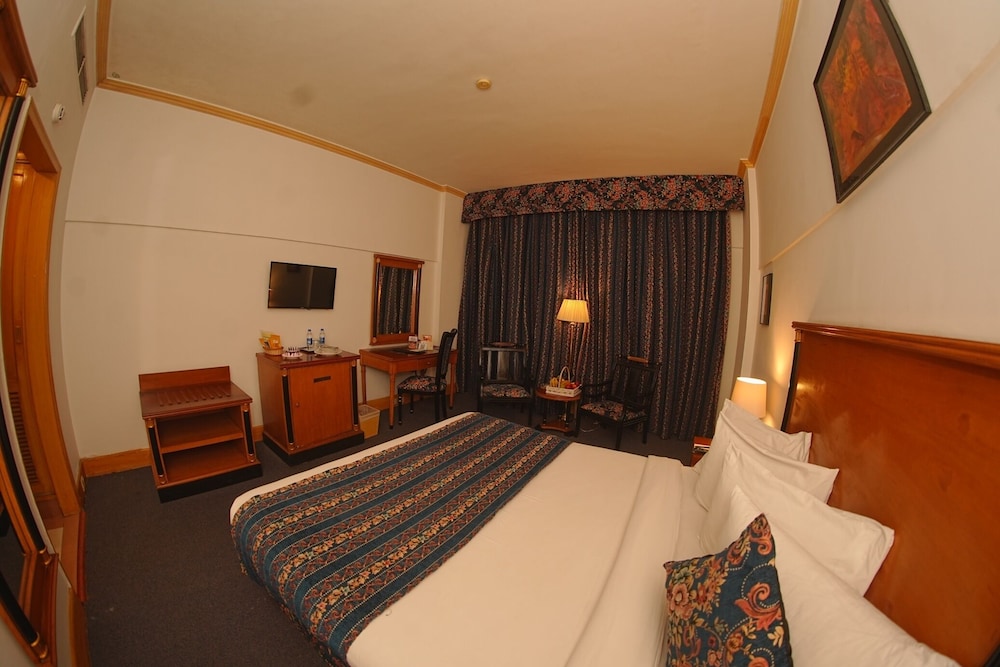 Royal, Plus, King Bed, Single Bed