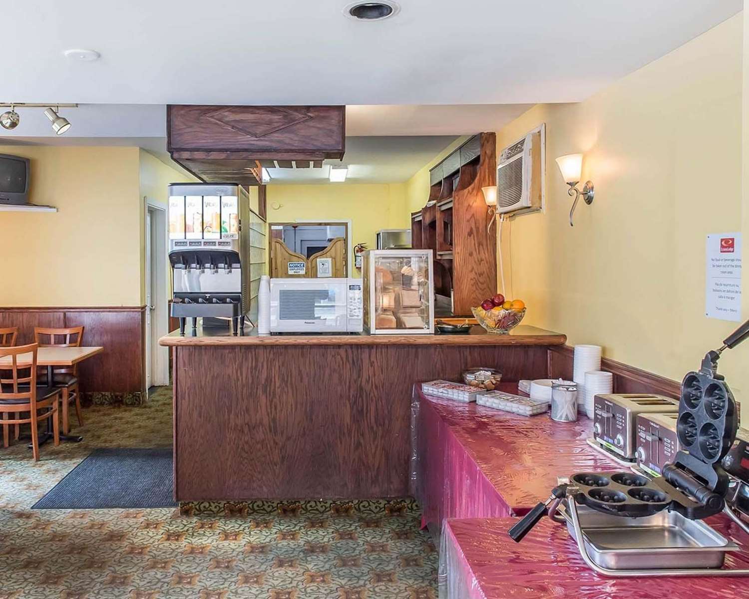 Econo Lodge Downtown Ottawa 36/50