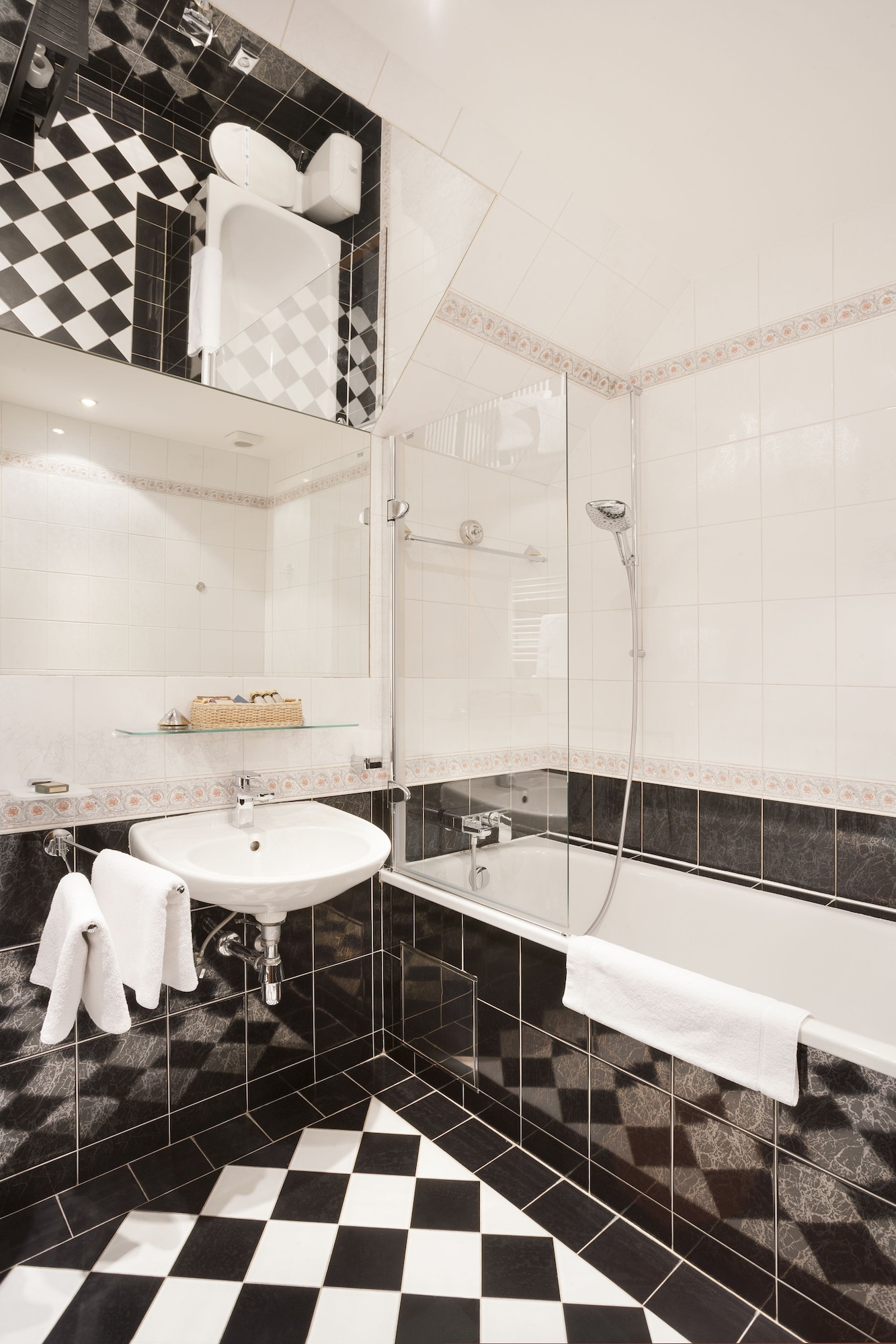 ROOM, TWIN BEDS