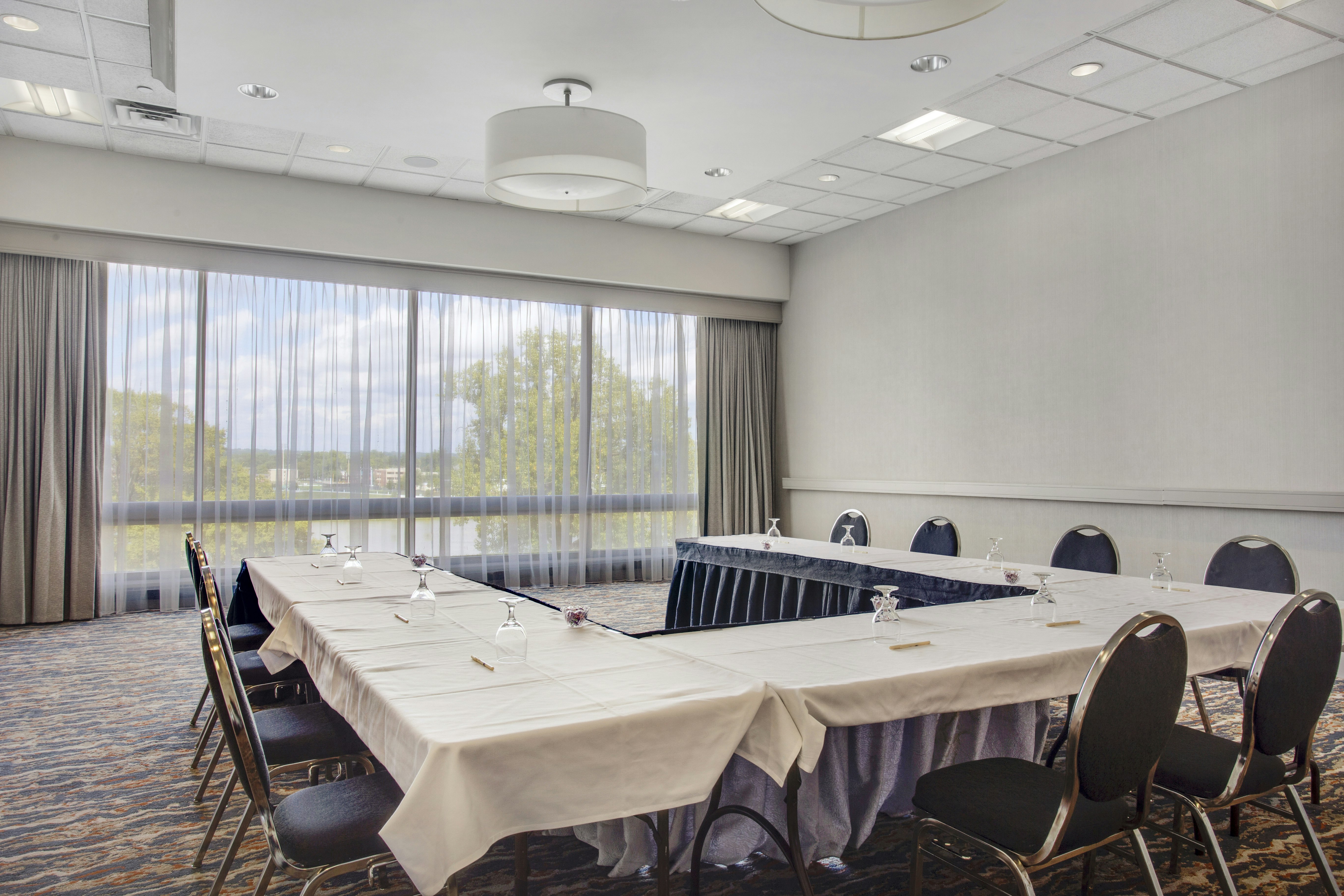 Doubletree Hotel Little Rock 45/60