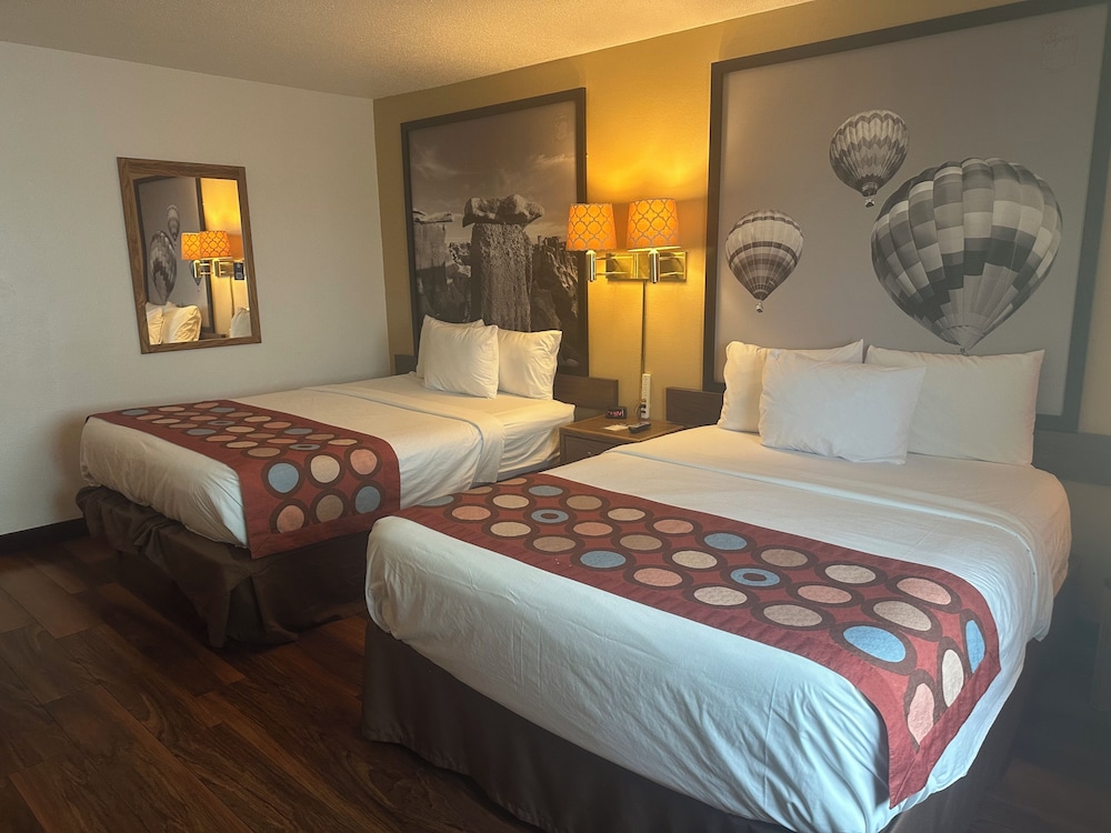 Super 8 by Wyndham Las Vegas 8/26