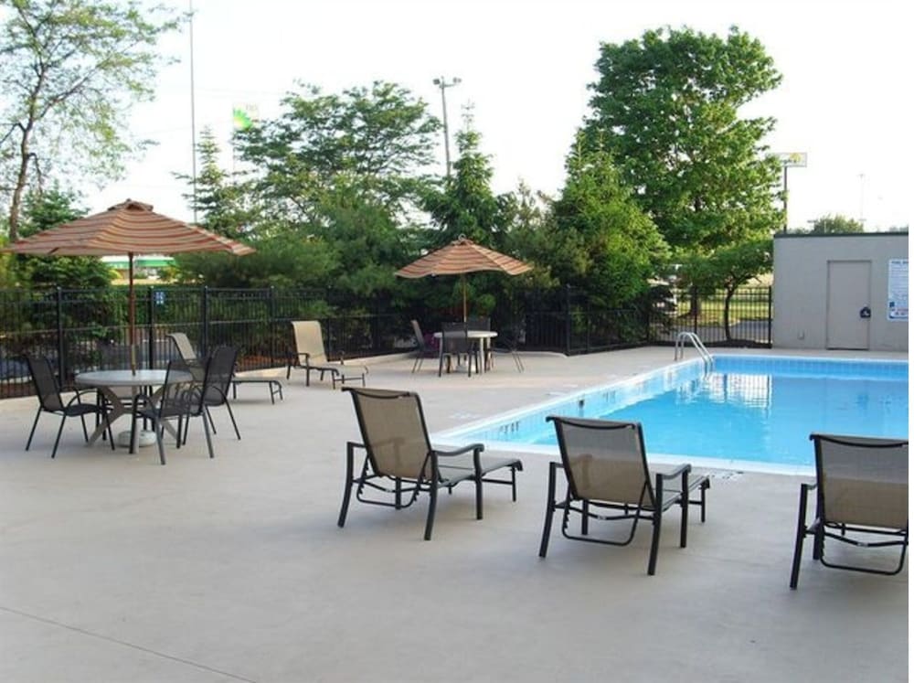 Spark by Hilton Akron Fairlawn 42/46