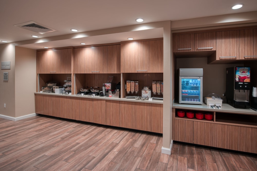 TownePlace Suites by Marriott Indianapolis Airport 6/63