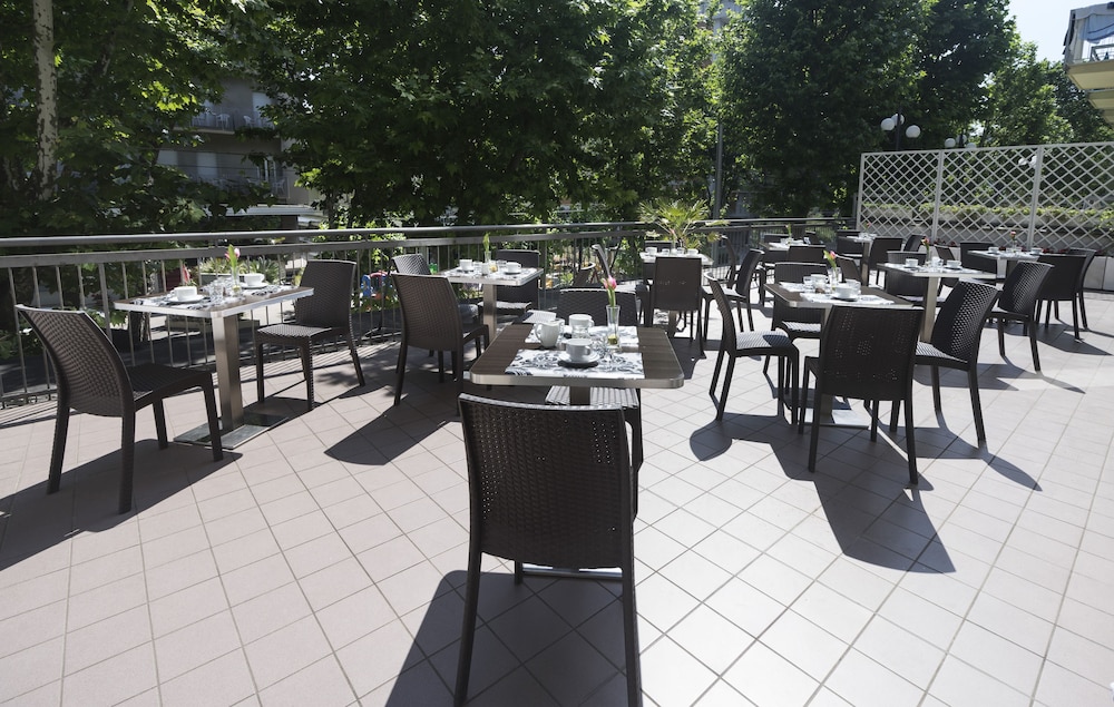 Club Meeting Hotel 50/64