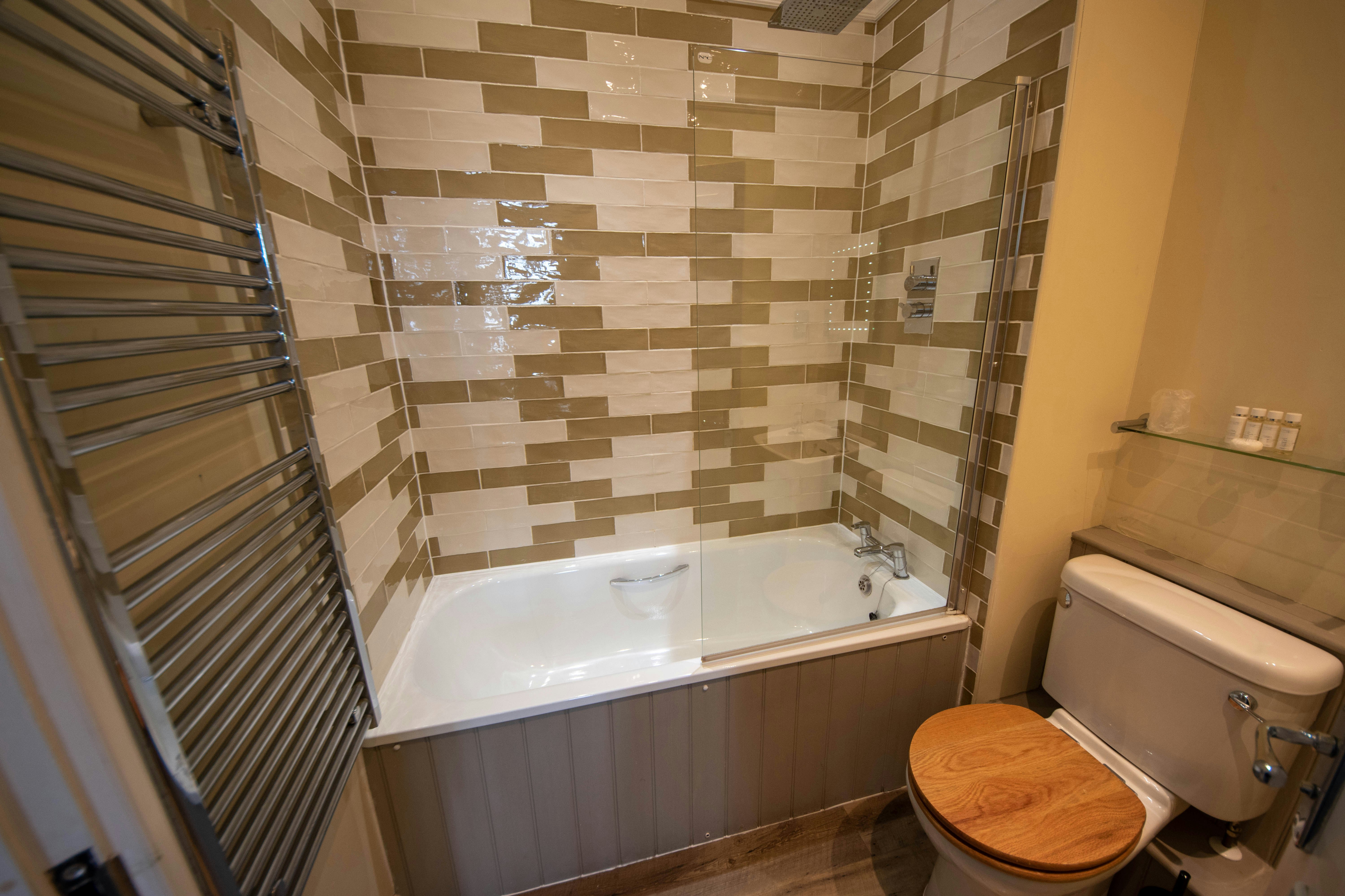 Norfolk Arms Hotel 55/55