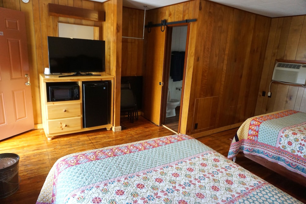 Marshall's Creek Rest Motel 42/71