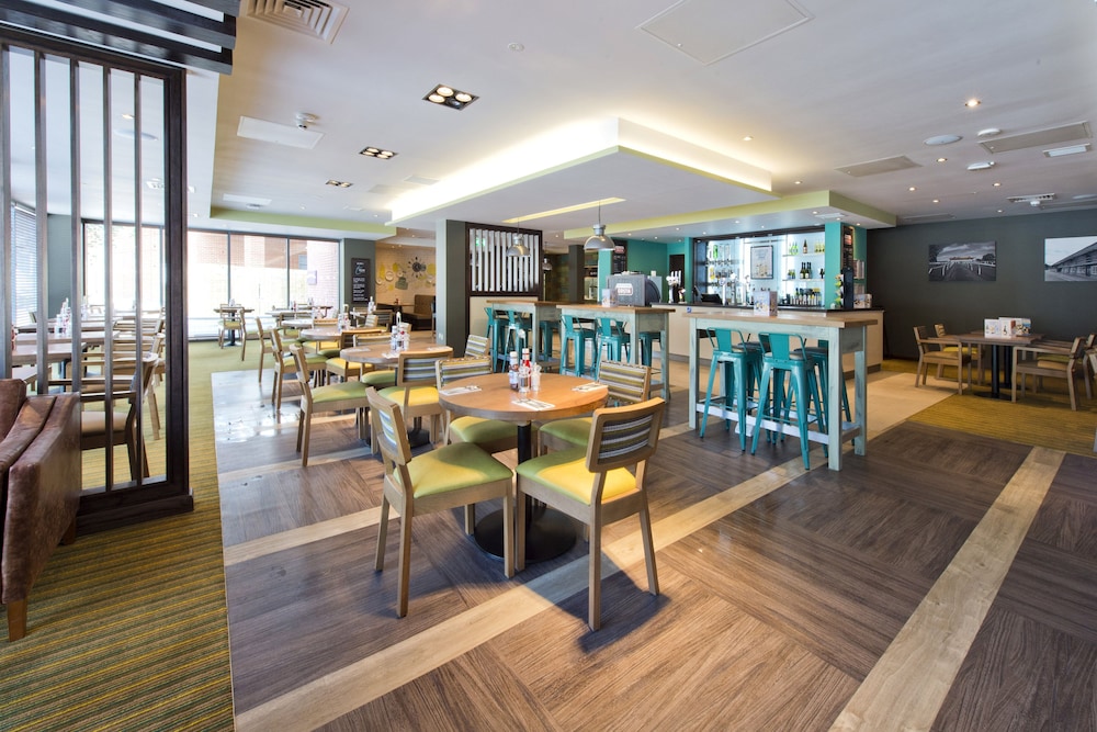 Premier Inn Newbury Town Centre (London Road) Hotel 31/37
