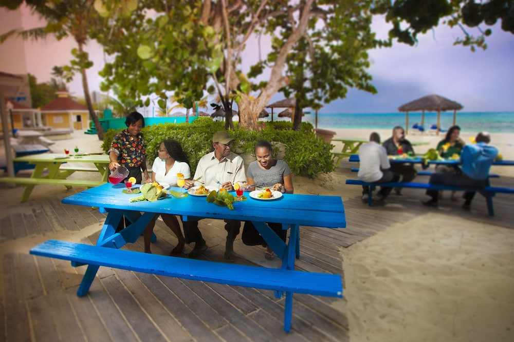 Breezes Bahamas 35/42