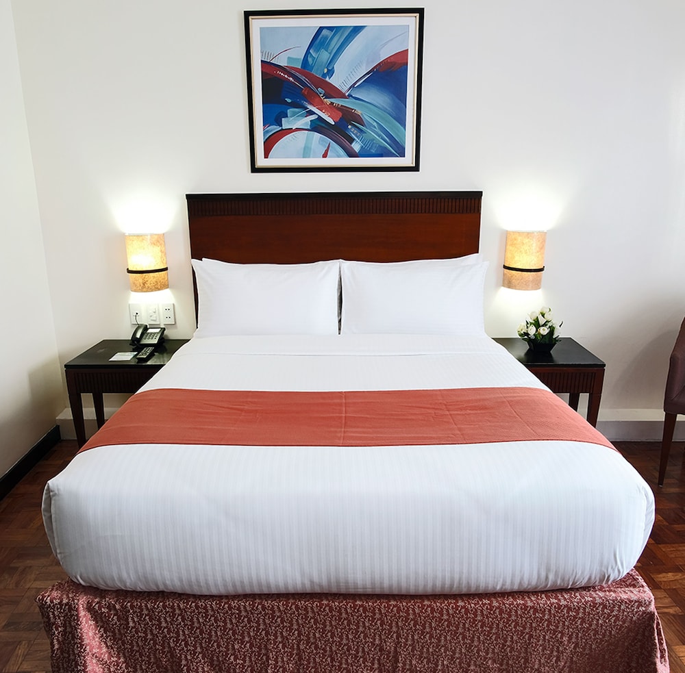 Fersal Hotel Neptune Makati 31/65