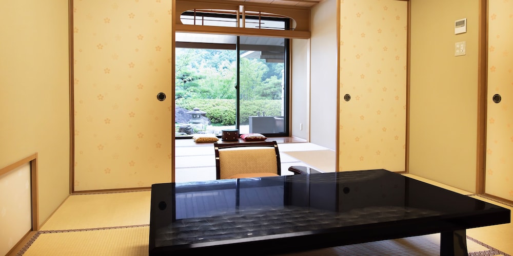 Japanese, 2 Futon Beds, Outdoor Bath, Annex