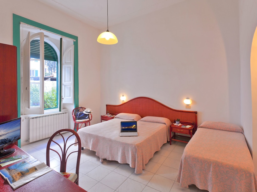 Vittoria Hotel 46/63