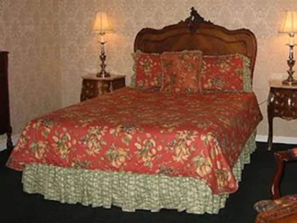 Carmel Inn And Suites 18/34