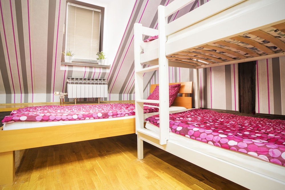 HOSTEL CENTAR 9/52