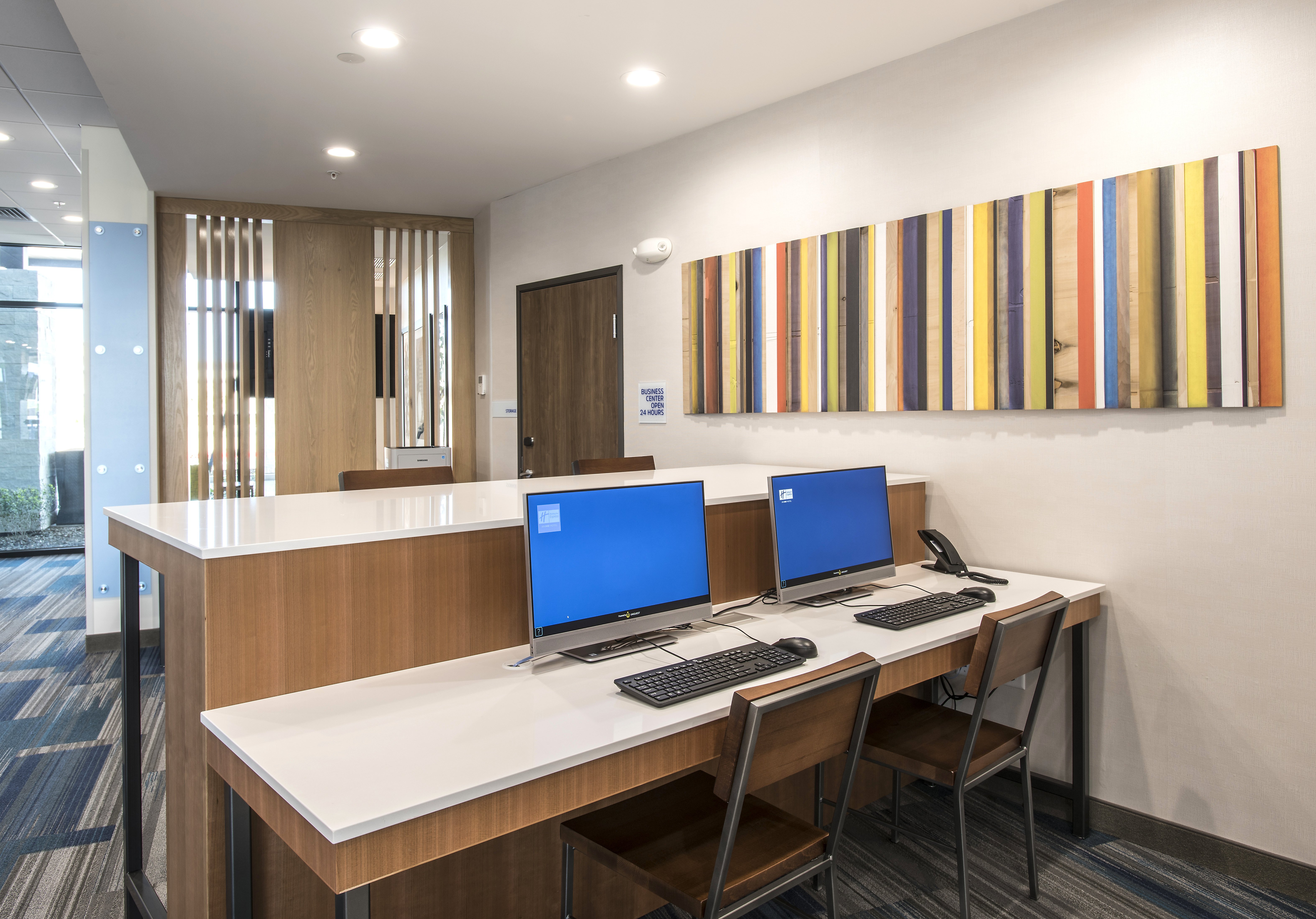 Holiday Inn Express and Suites Phoenix North Happy Valley an IHG Hotel 56/64