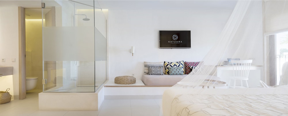 Gatzara Suites Santa Gertrudis 24/76