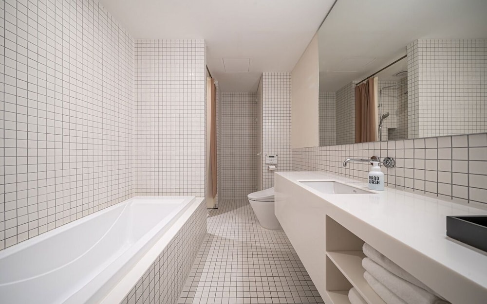 جناح بسرير كينج، Hotel 498 2/2