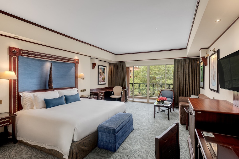 Superior, King Bed, Garden View