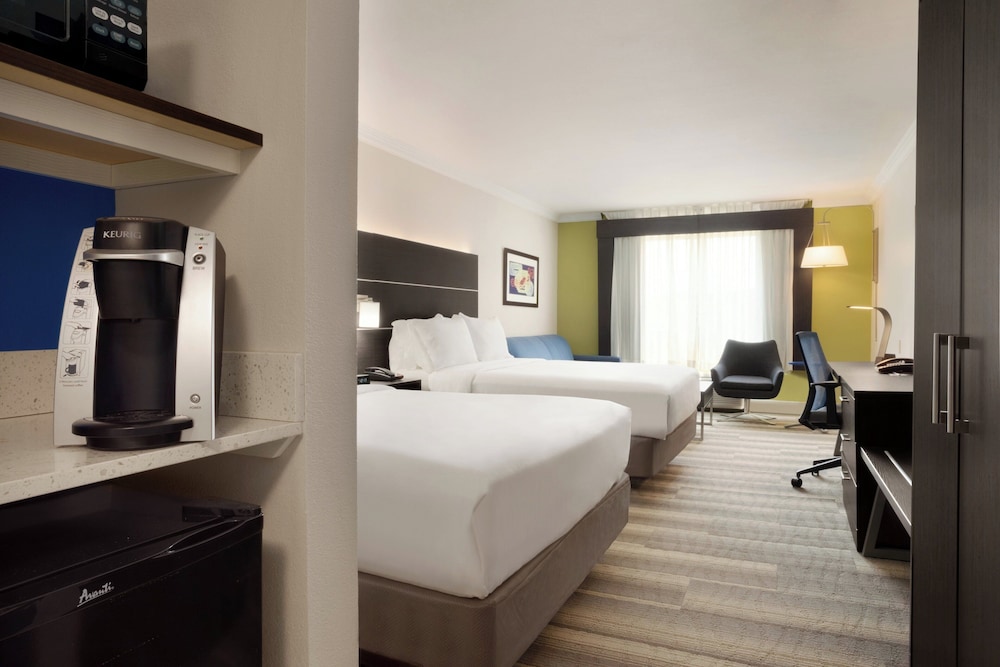 Holiday Inn Express & Suites Dallas NE - Allen 54/55