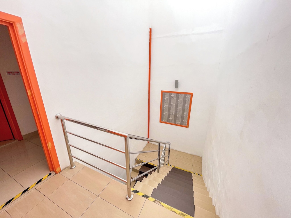1 Hotel Mahkota Cheras 46/61