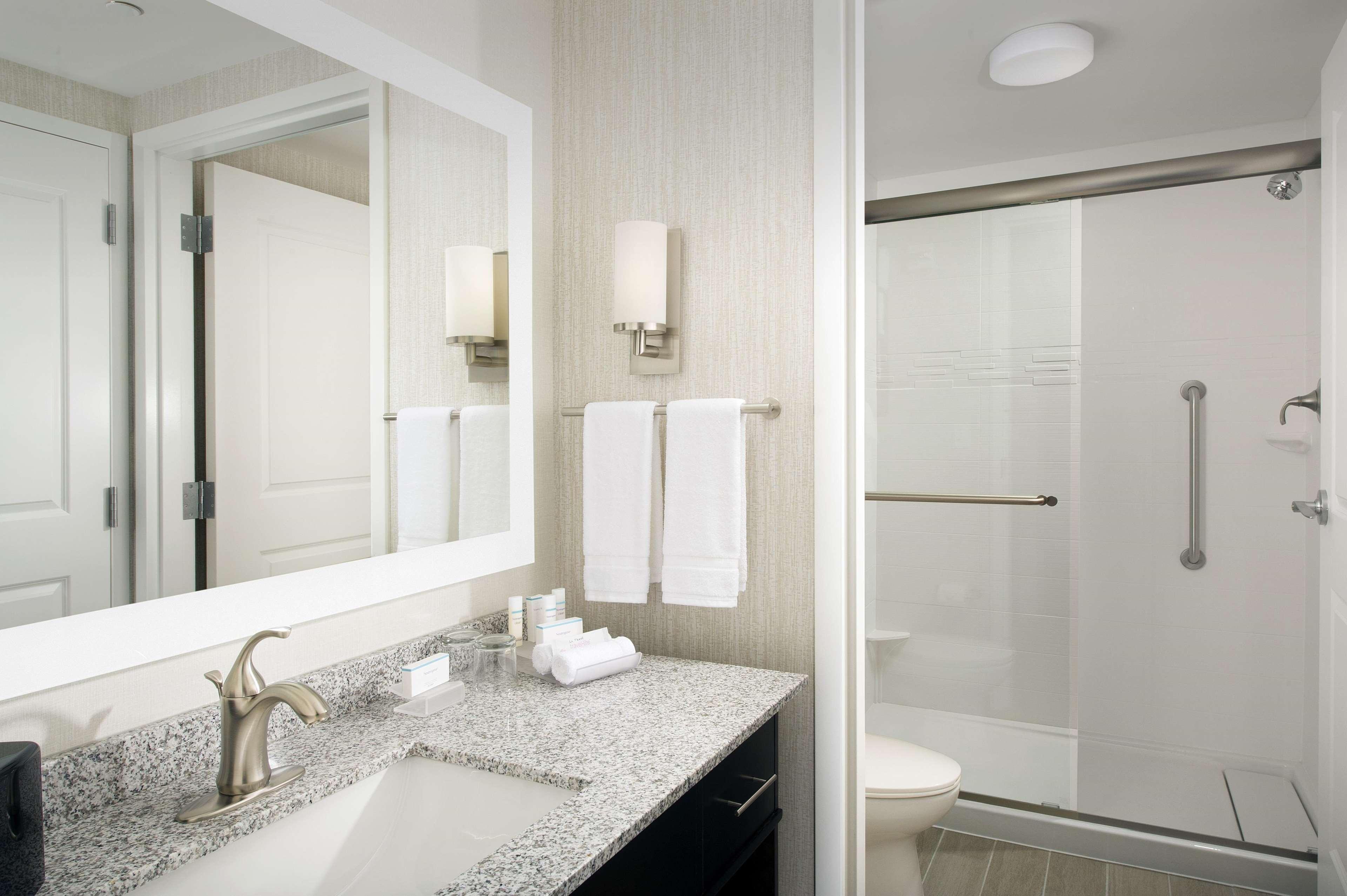 STUDIO, SUITE, KING BED, ACCESSIBLE