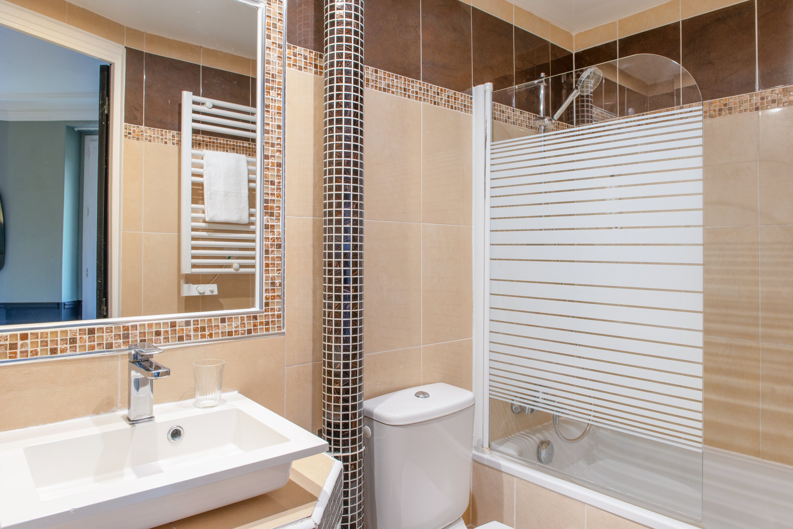 Hotel Avama Prony 50/53