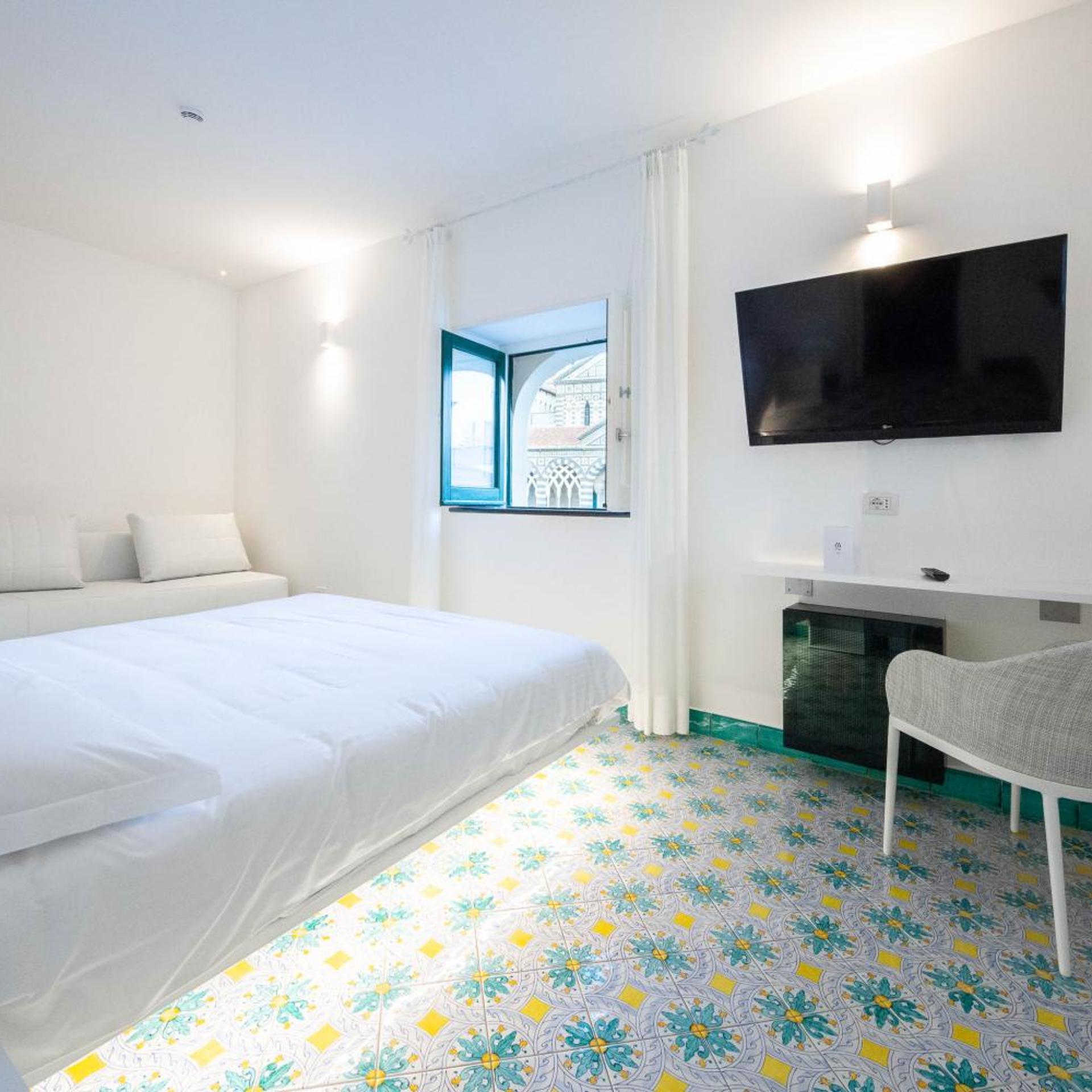 Room, Quadruple, Cathedral View