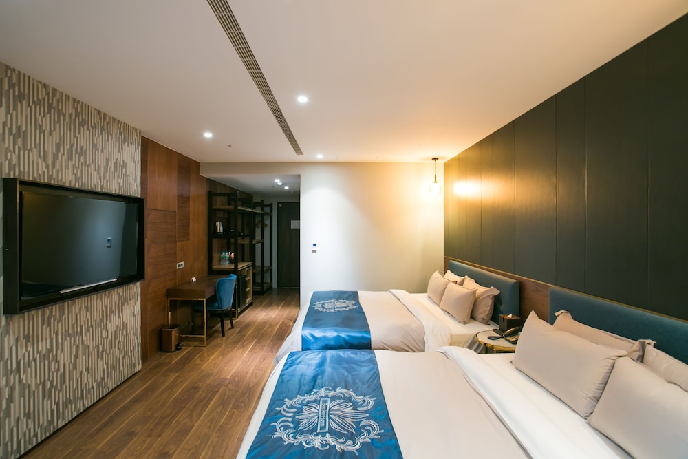Saint Art Hotel 6/30