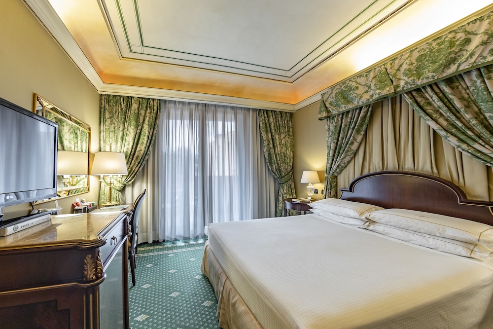 DELUXE, DOUBLE BED