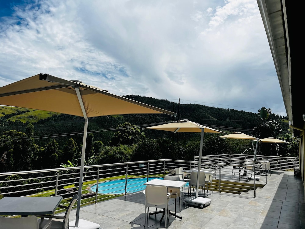 Emafini Country Lodge 53/57