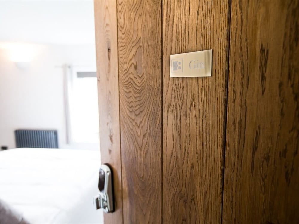 No. 8 Accommodation 11/24
