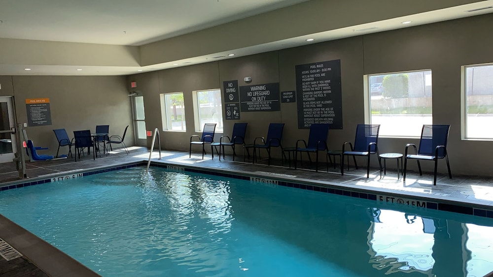 La Quinta Inn & Suites by Wyndham Austin South 39/53