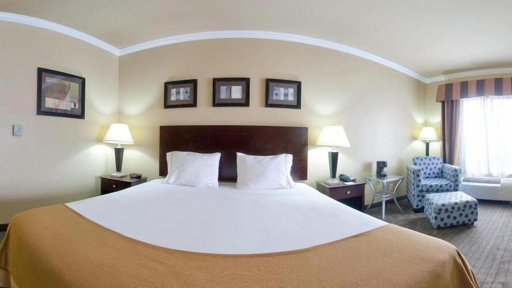 Holiday Inn Express Hotel Suites Natchitoches 19/56