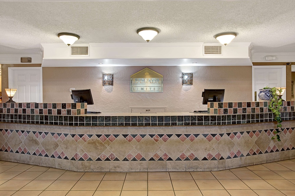 Days Inn by Wyndham Tucson City Center 5/23