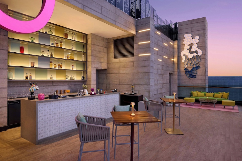 Moxy Mumbai Andheri West 30/40