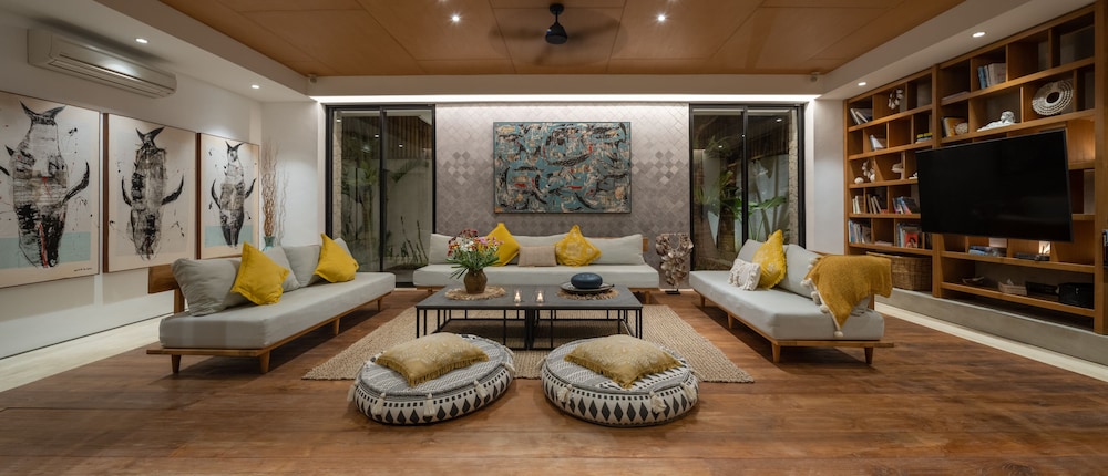 Pantai Indah Villas 11/23