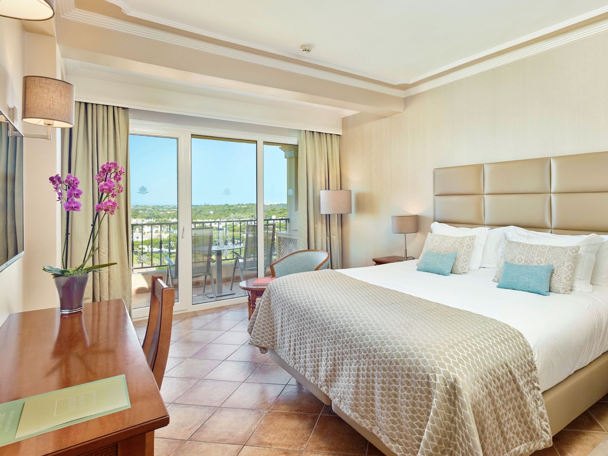 Suite, Twin Beds