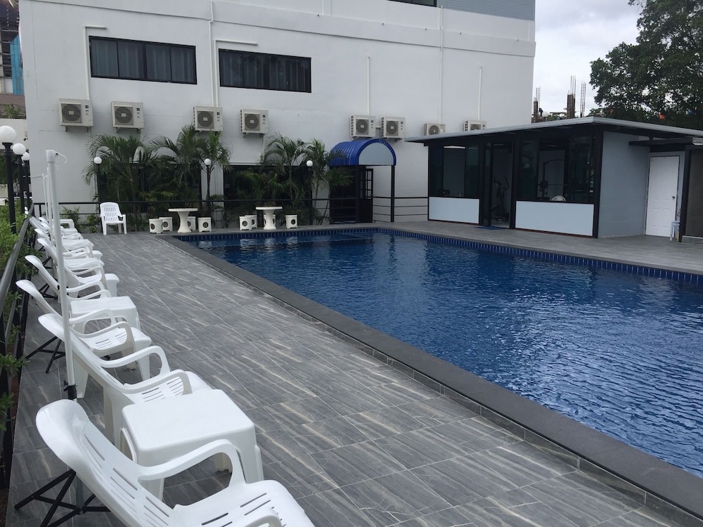 Chada Veranda Hotel 53/56