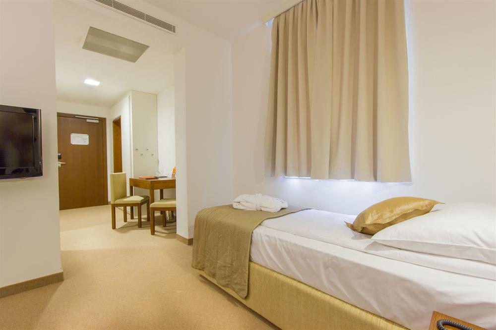 Zdraviliski Dvor Adults only +14 21/62