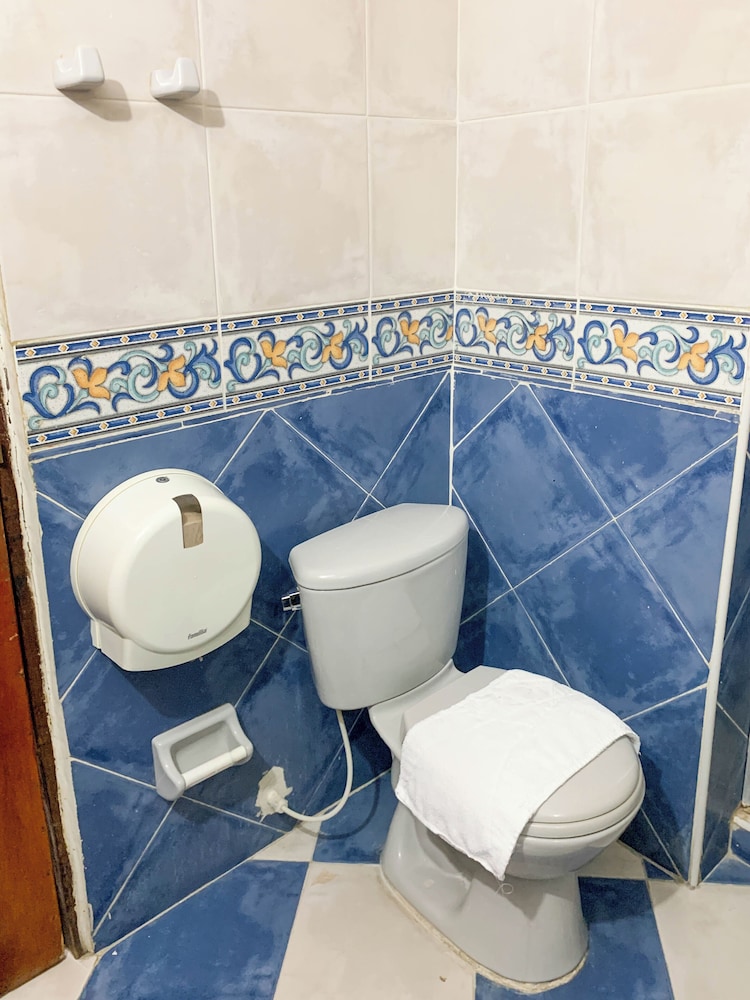 Veleros Hotel 55/57